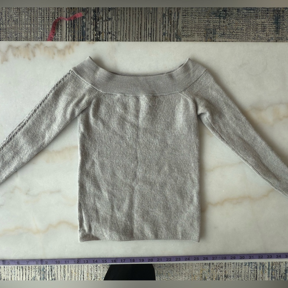 Banana Republic 100% Merino Wool Grey Off-the-Shoulder Sweater Super Warm & Soft